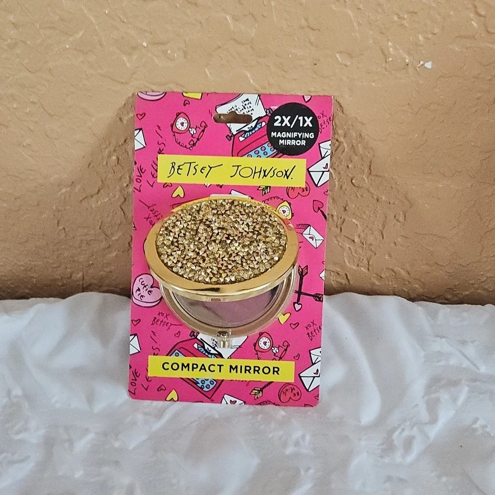 NWT BETSEY JOHNSON MAGNIFYING BLING COMPACT MIRROR - Picture 4 of 5